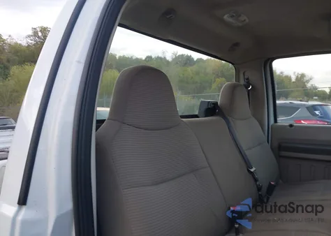 2010 Ford F-250 Xl/Xlt из США, поврежденный, VIN 1FTNF2B59AEA60517